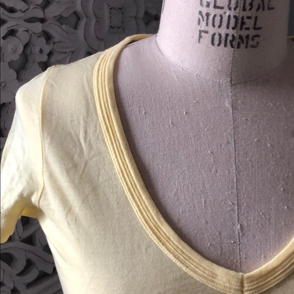 EUC American Eagle Favorite Tee Size Medium - Picture 4 of 8